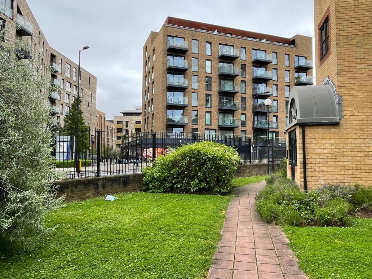 Surrey Docks Se16 Near Canada Water N Easy Access Canary Wharf London Exterior photo