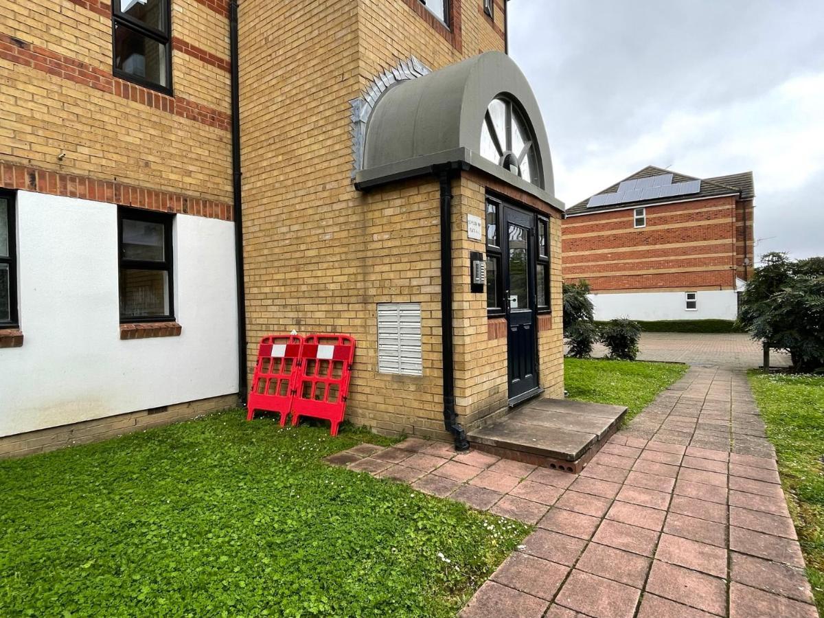Surrey Docks Se16 Near Canada Water N Easy Access Canary Wharf London Exterior photo